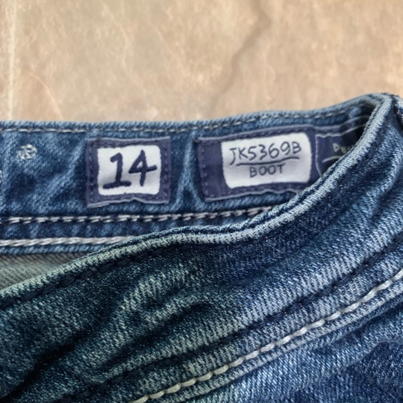 2 pairs Miss Me Jeans Boot Cut Girls Size 14 light wash denim rhinestones - Picture 8 of 12